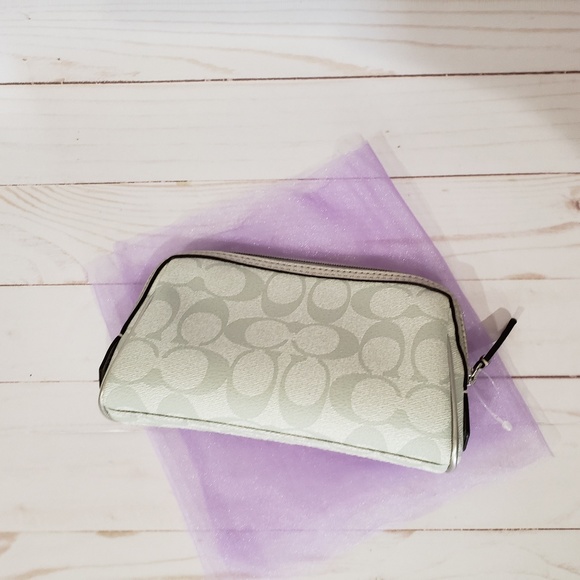 coach Handbags - Coach Small makeup Bag